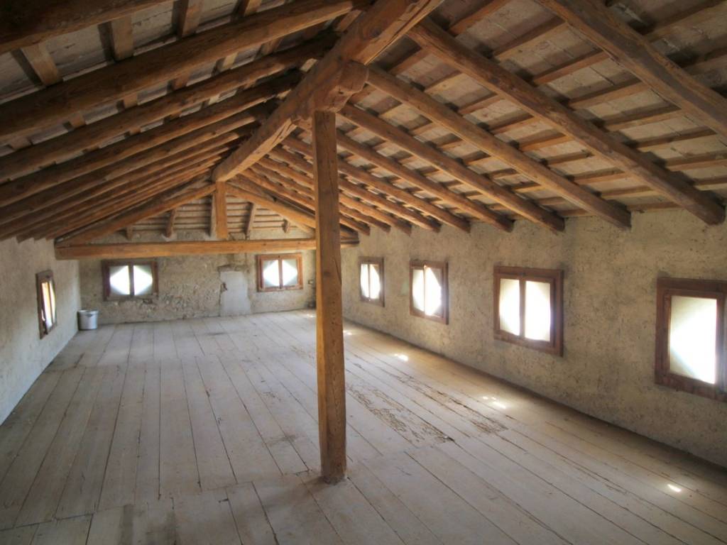 casa indipendente in vendita a Cornuda