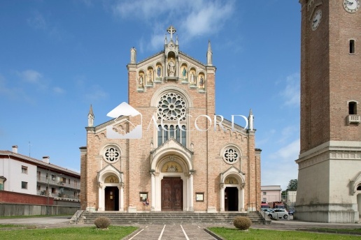 casa indipendente in vendita a Cornuda