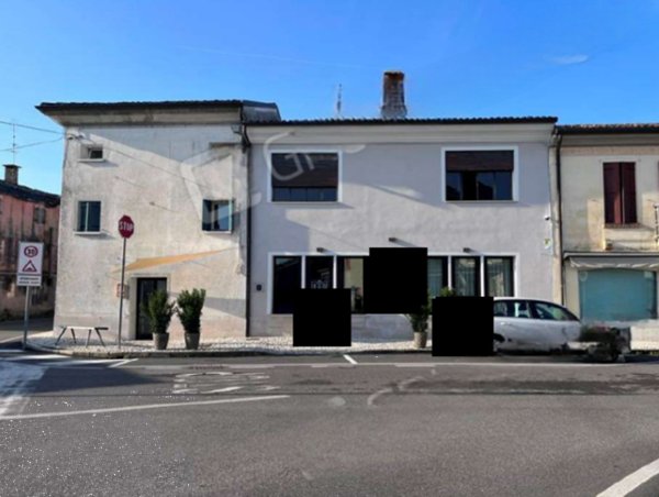 negozio in vendita a Crocetta del Montello in zona Ciano