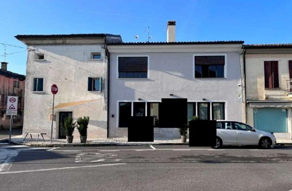 negozio in vendita a Crocetta del Montello in zona Ciano