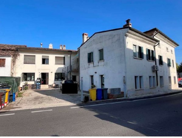 negozio in vendita a Crocetta del Montello in zona Ciano