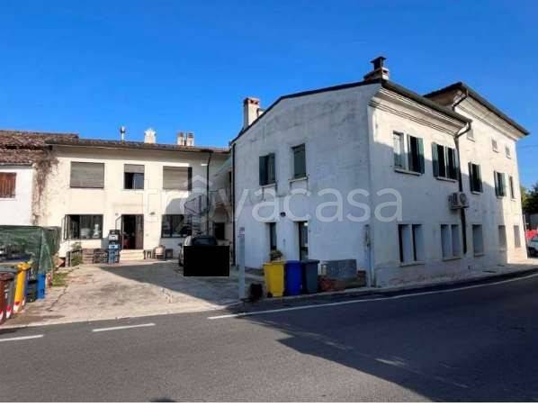 negozio in vendita a Crocetta del Montello in zona Ciano