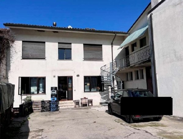 negozio in vendita a Crocetta del Montello in zona Ciano