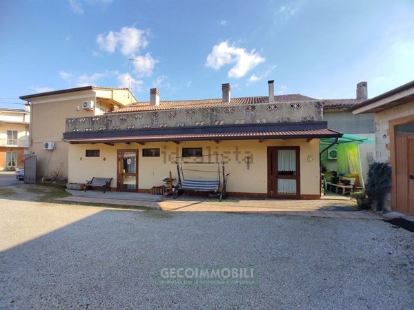 casa indipendente in vendita a Crocetta del Montello in zona Ciano