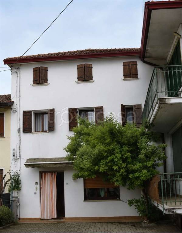 casa indipendente in vendita a Crocetta del Montello in zona Ciano