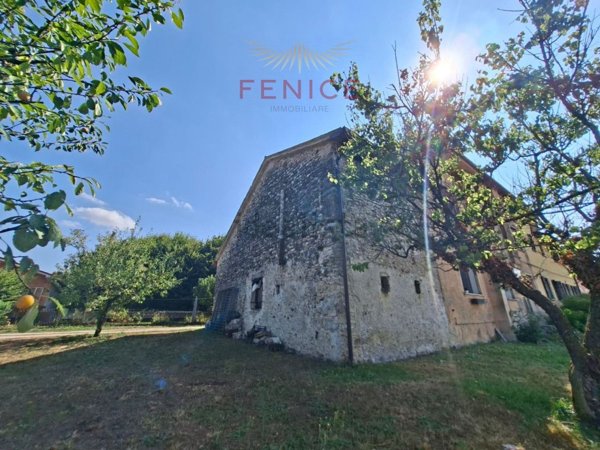 casale in vendita a Crocetta del Montello in zona Ciano