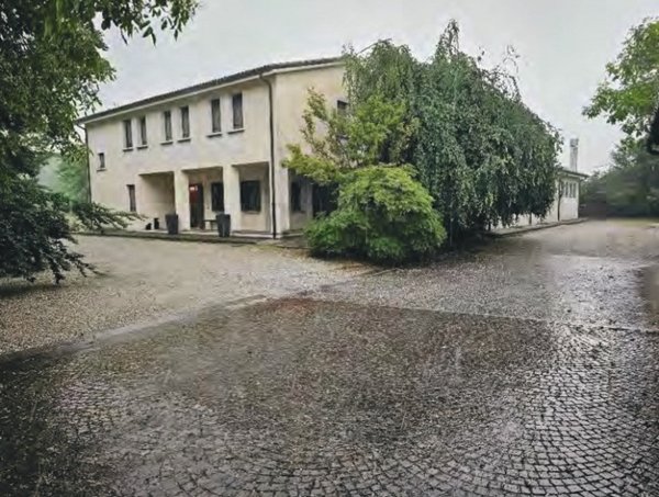 locale commerciale in vendita a Crocetta del Montello in zona Ciano