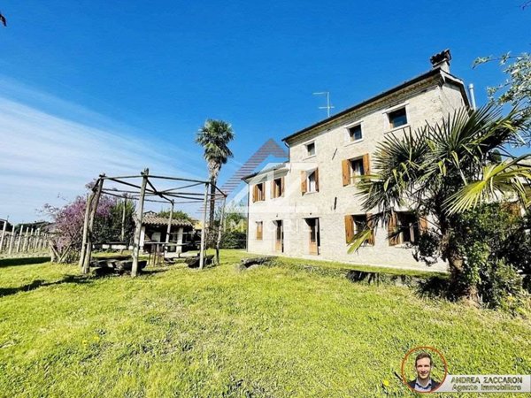 casa indipendente in vendita a Farra di Soligo in zona Col San Martino