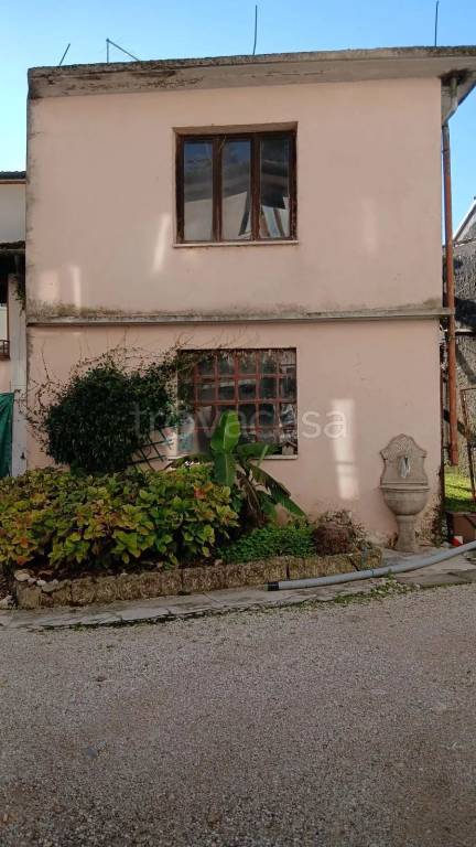 appartamento in vendita a Farra di Soligo in zona Soligo