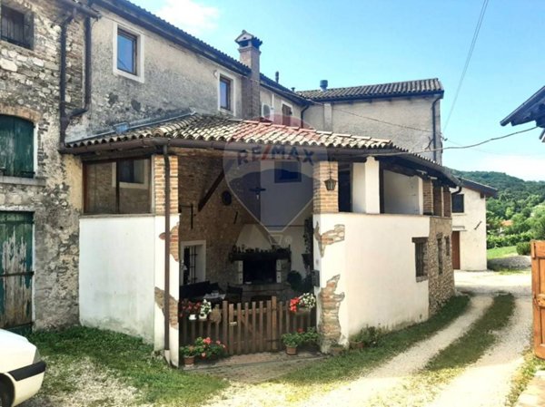 casa indipendente in vendita a Farra di Soligo in zona Col San Martino