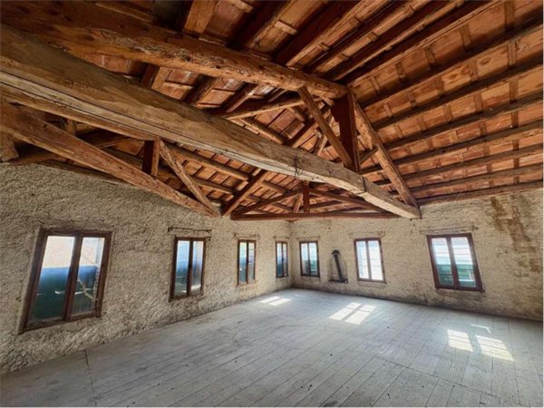 locale di sgombero in vendita a Farra di Soligo in zona Soligo