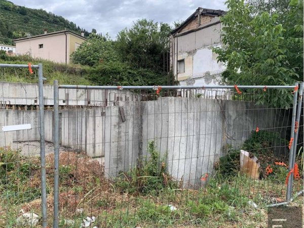 terreno edificabile in vendita a Farra di Soligo