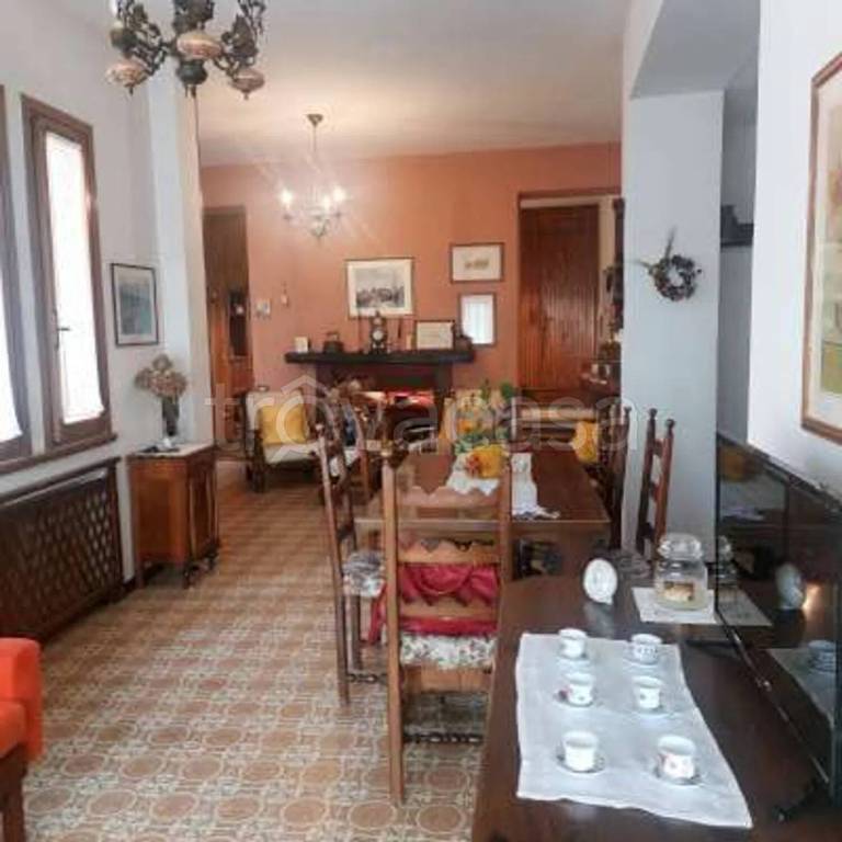 casa indipendente in vendita a Farra di Soligo in zona Col San Martino