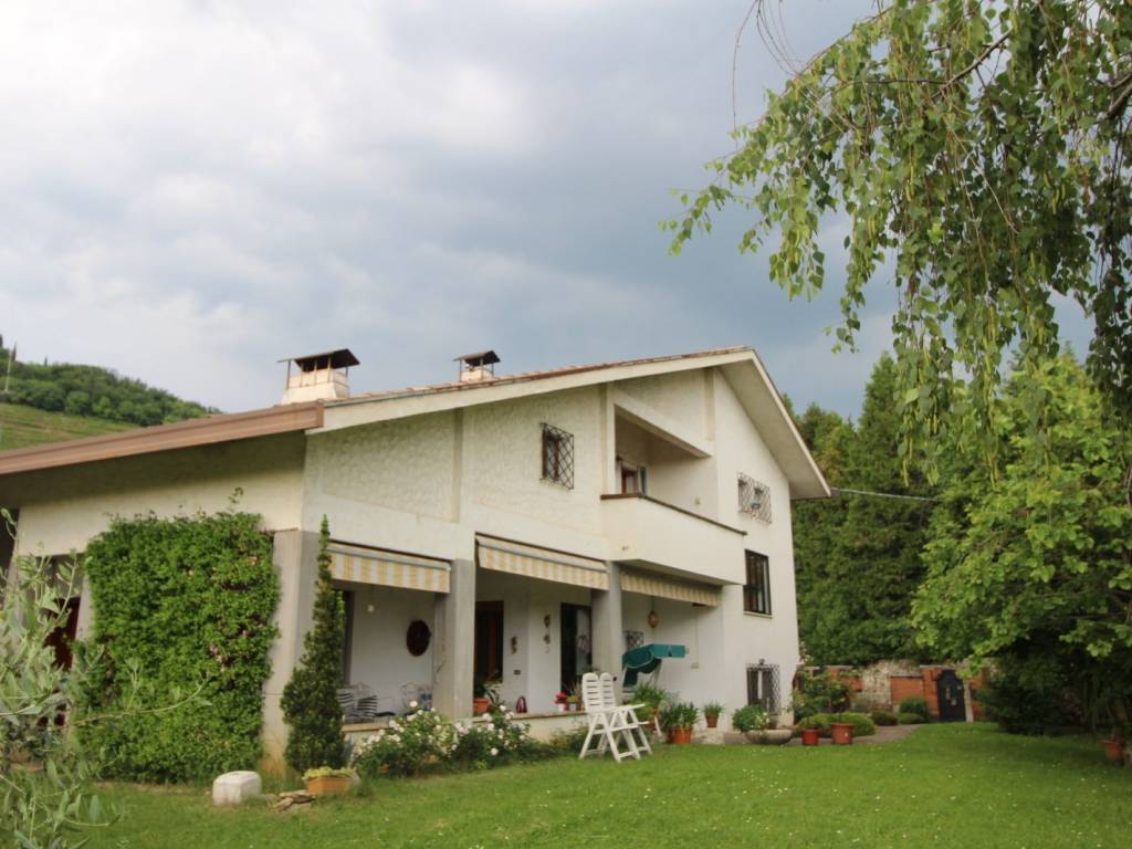 casa indipendente in vendita a Farra di Soligo in zona Soligo