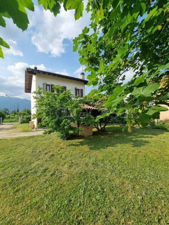 casa indipendente in vendita a Farra di Soligo in zona Col San Martino