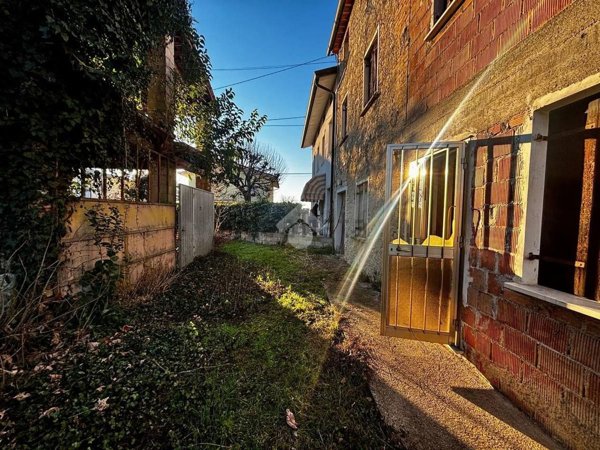 casa indipendente in vendita a Farra di Soligo in zona Col San Martino