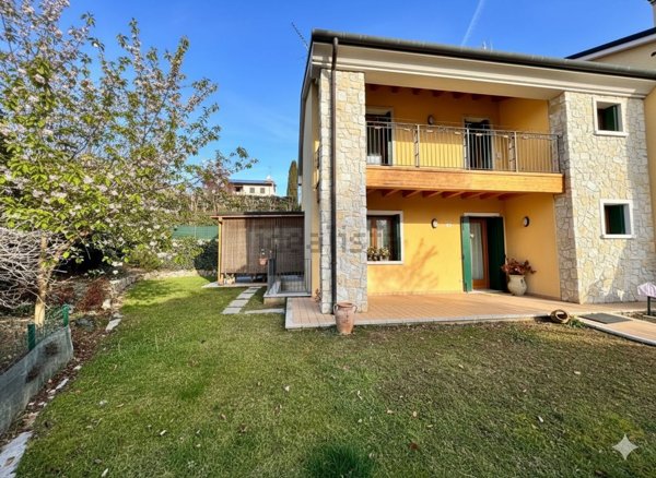 casa indipendente in vendita a Farra di Soligo