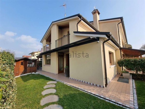 casa indipendente in vendita a Farra di Soligo in zona Soligo