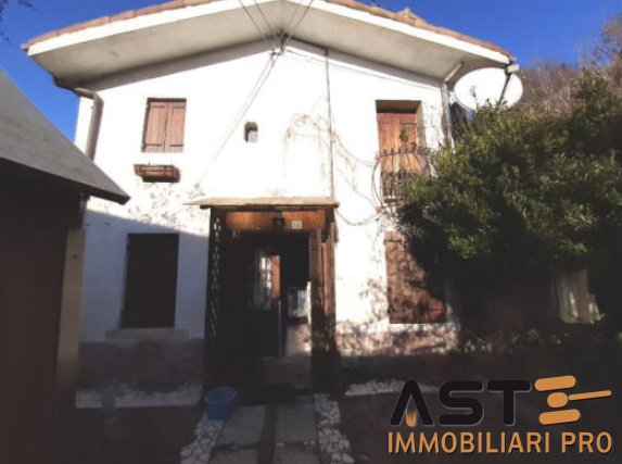 casa indipendente in vendita a Farra di Soligo in zona Col San Martino