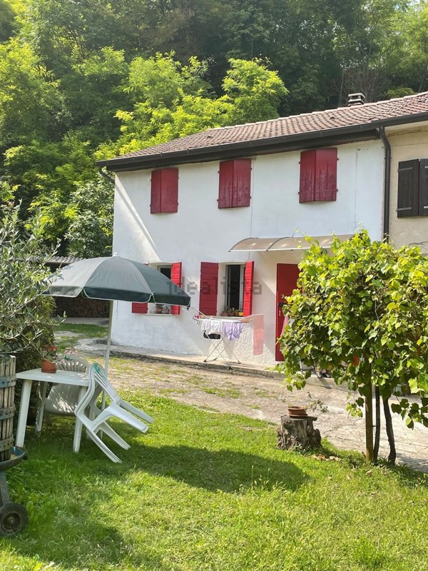 casa indipendente in vendita a Farra di Soligo in zona Soligo