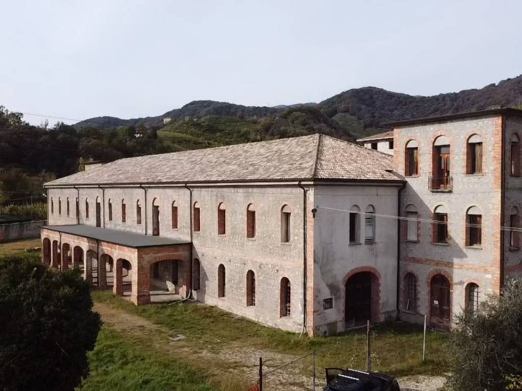 negozio in vendita a Farra di Soligo in zona Col San Martino