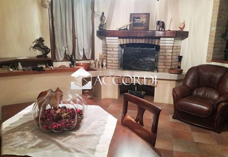 casa indipendente in vendita a Follina in zona Farrò