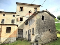 appartamento in vendita a Follina in zona Valmareno