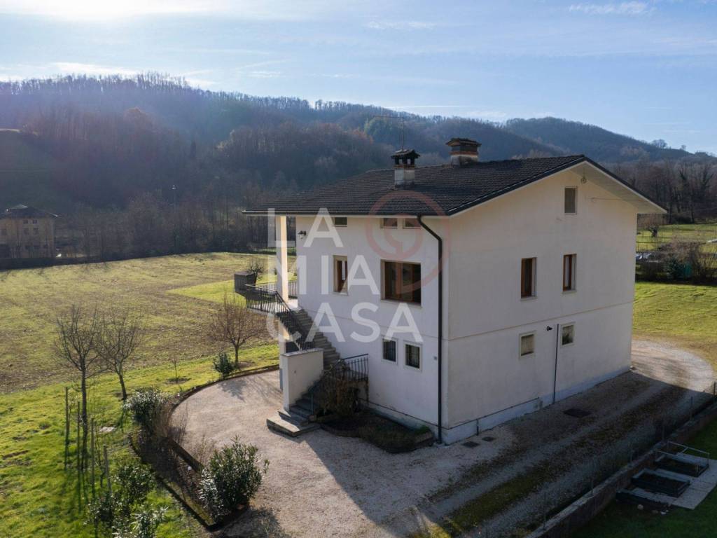 casa indipendente in vendita a Follina