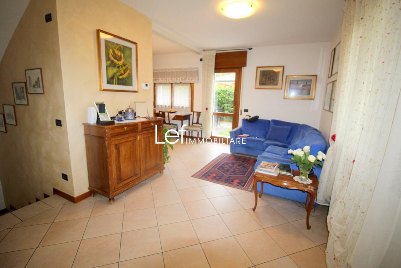 casa indipendente in vendita a Follina in zona La Bella