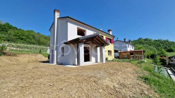 casa indipendente in vendita a Follina