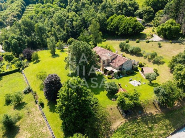 casa indipendente in vendita a Follina