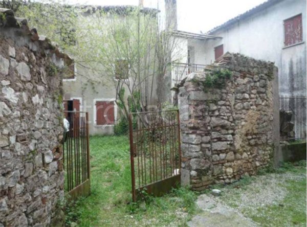 casa indipendente in vendita a Follina