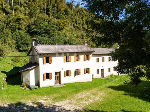 casa indipendente in vendita a Follina