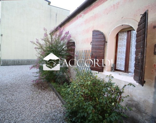 casa indipendente in vendita a Follina in zona Valmareno