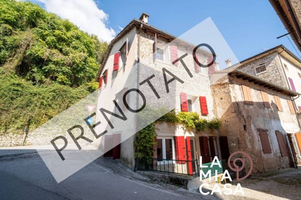 casa indipendente in vendita a Follina