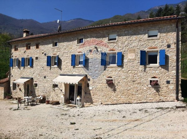 casa indipendente in vendita a Follina in zona Valmareno