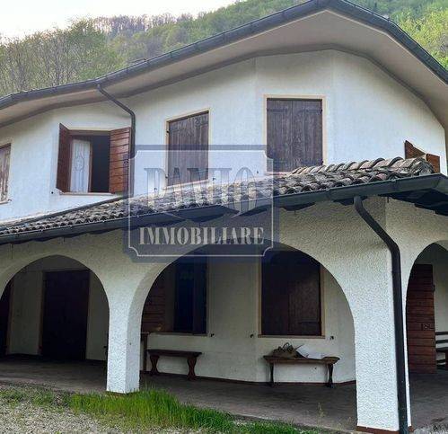 casa indipendente in vendita a Follina in zona Pedeguarda