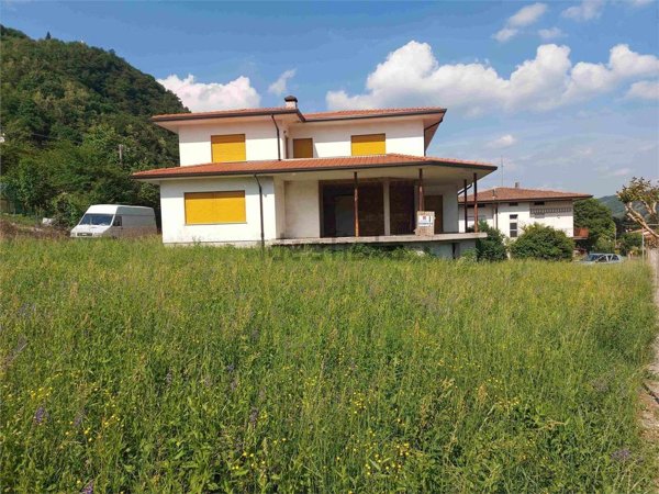 casa indipendente in vendita a Follina