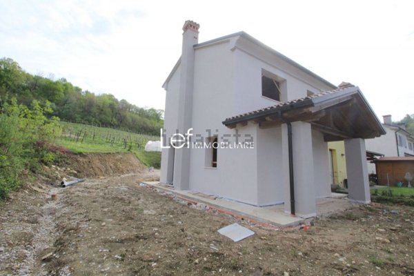 casa indipendente in vendita a Follina in zona La Bella