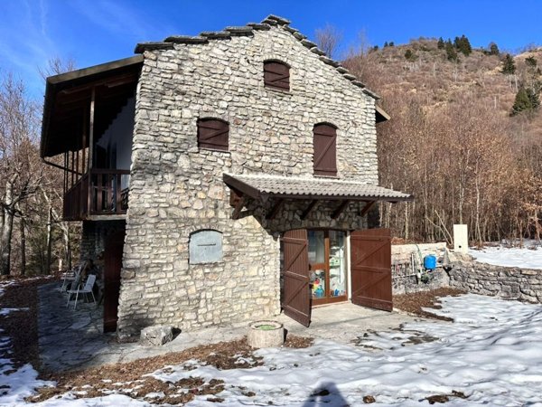 casa indipendente in vendita a Follina