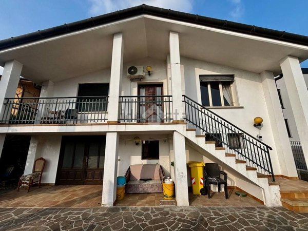 casa indipendente in vendita a Follina