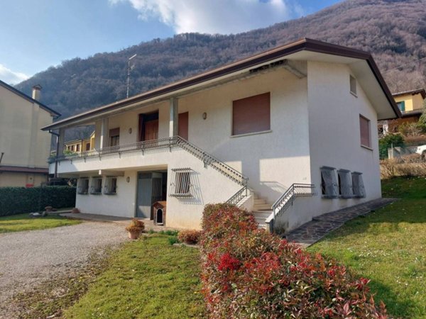 casa indipendente in vendita a Follina