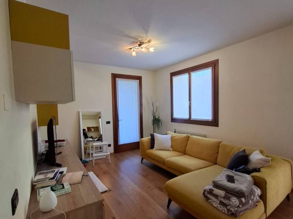 appartamento in vendita a Follina in zona La Bella