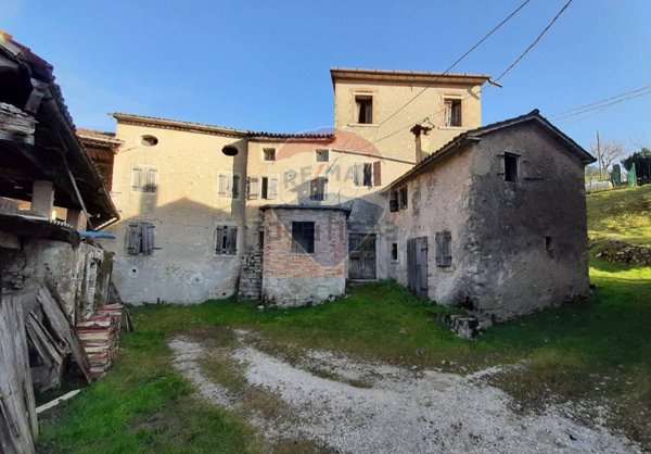appartamento in vendita a Follina in zona Valmareno
