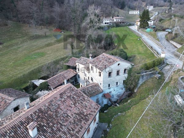 appartamento in vendita a Follina in zona Valmareno