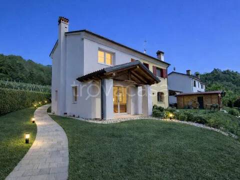 casa indipendente in vendita a Follina