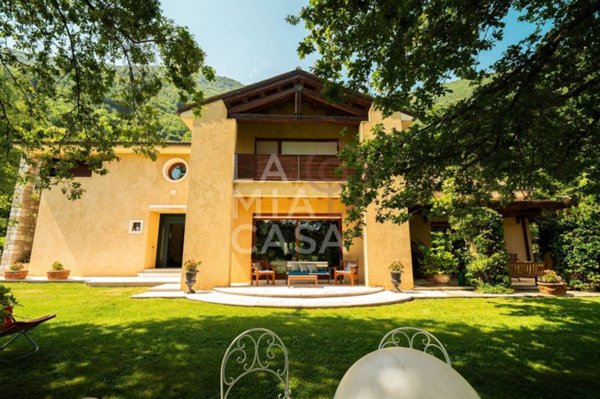 casa indipendente in vendita a Follina