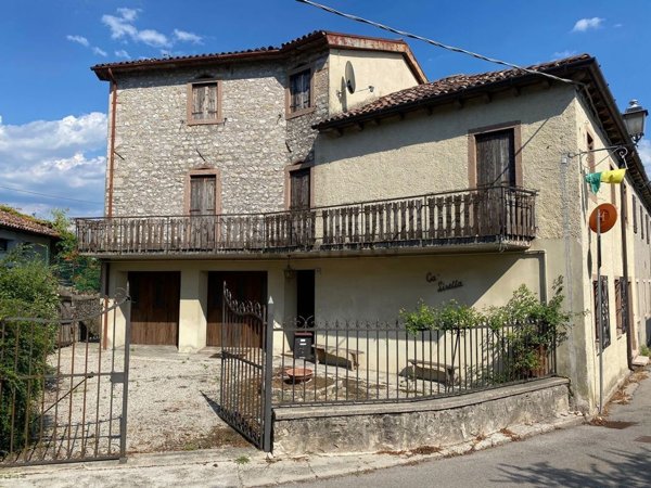casa indipendente in vendita a Follina