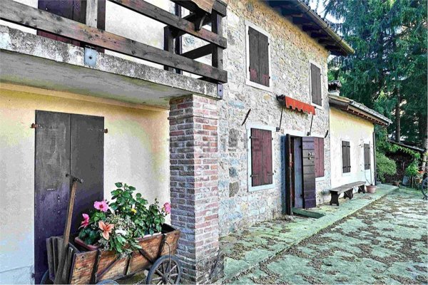 casale in vendita a Follina in zona Pedeguarda