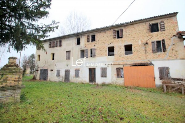 casale in vendita a Fontanelle